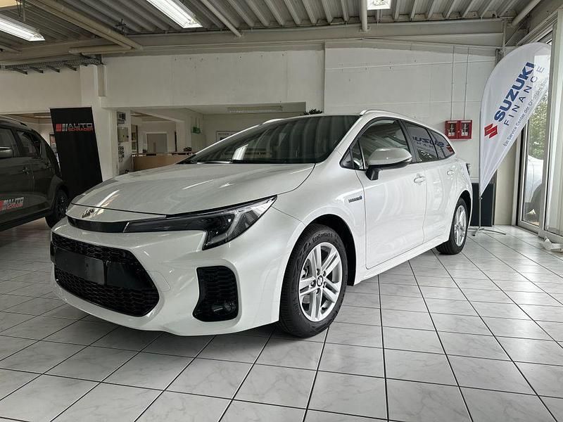 Weiß Gebraucht 2024 Suzuki Swace Comfort+ Kombi | 29.980 € - Bild 1/4