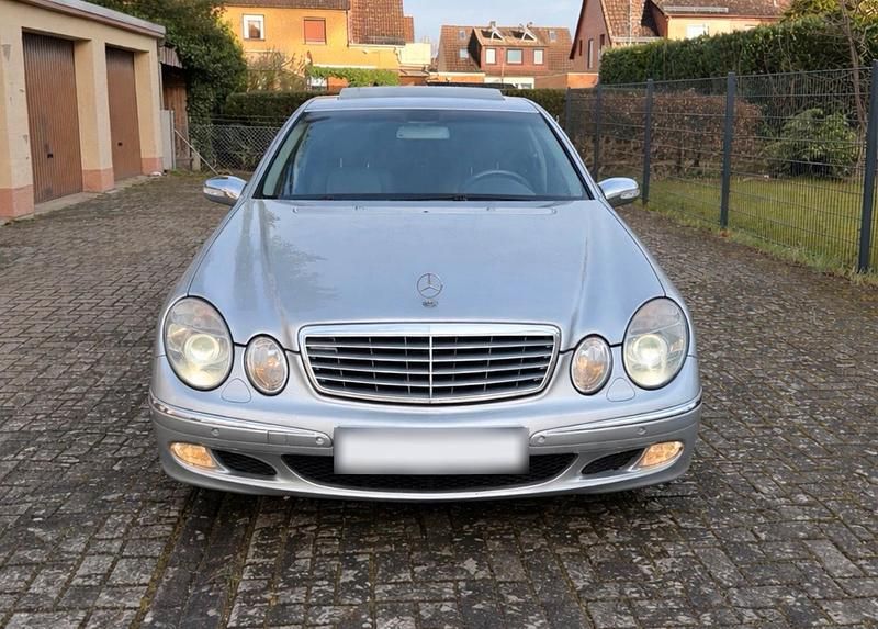 Gebraucht Mercedes E240 Elegance 177 PS (130 kW) 2002 Silber Limousine