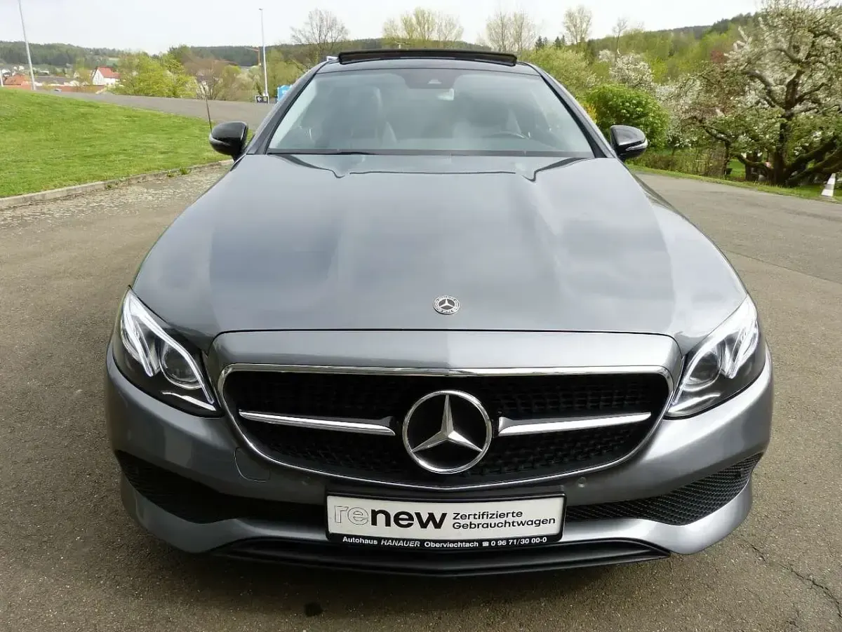 Usado Mercedes E220 194 CV (142 kW) 2019 Gris Coupe