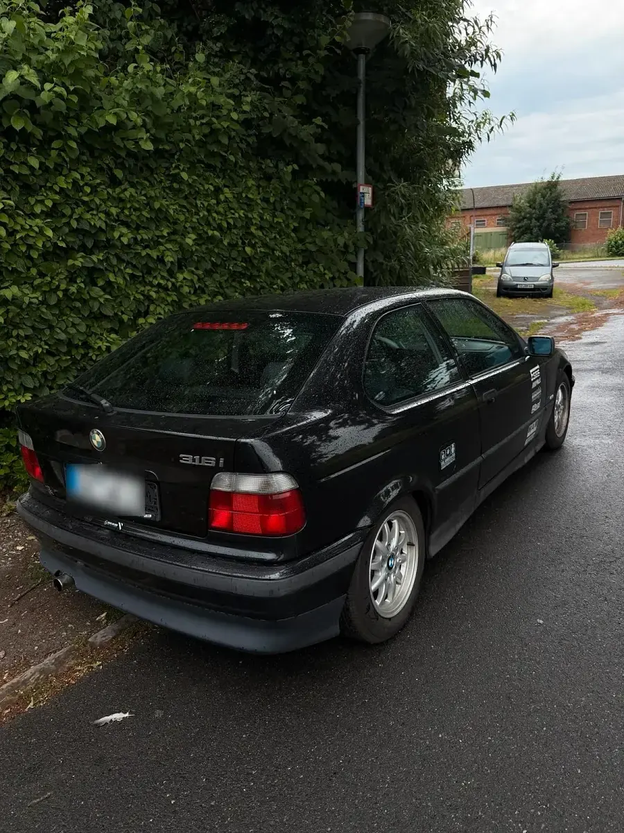 Gebraucht BMW 316 102 PS (75 kW) 1997 Schwarz Coupé