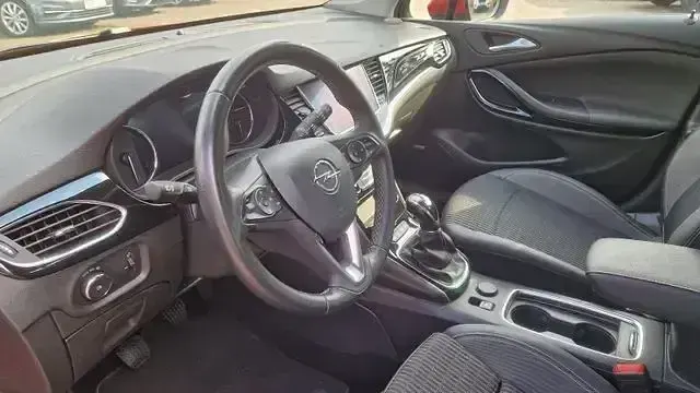 Gebraucht Opel Astra Elegance 131 PS (96 kW) 2019 Rot Limousine