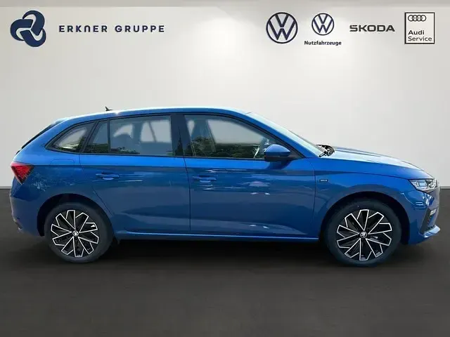 Gebraucht Skoda Scala Drive 95 PS (69 kW) 2024 Raceblau metallic Kleinwagen