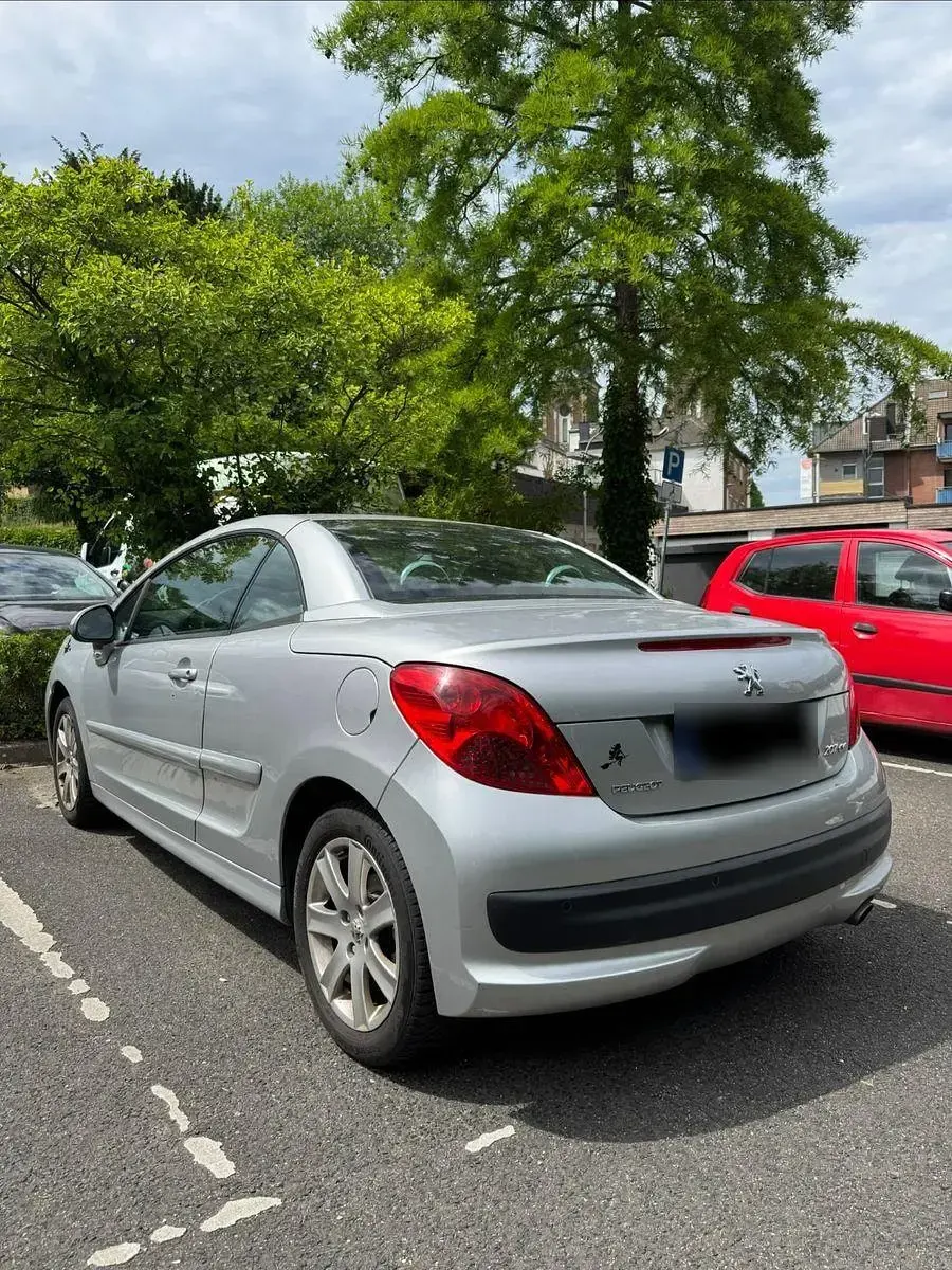 Gebraucht Peugeot 207 CC 120 PS (88 kW) 2009 Silber Cabrio