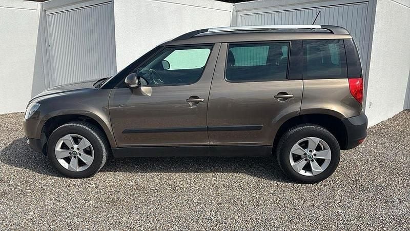 Gebraucht Skoda Yeti 110 PS (80 kW) 2012 Braun SUV