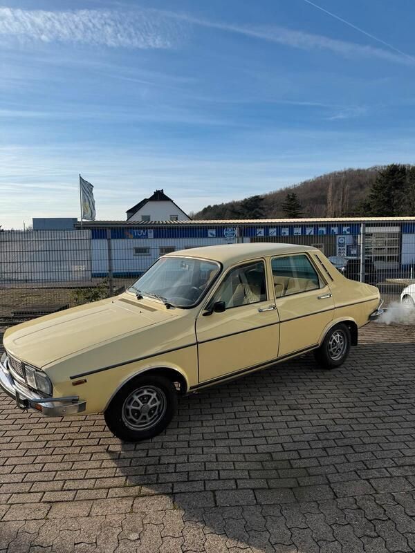 Gelb Gebraucht 1976 Renault R12 Limousine | 5.500 € - Bild 1/4