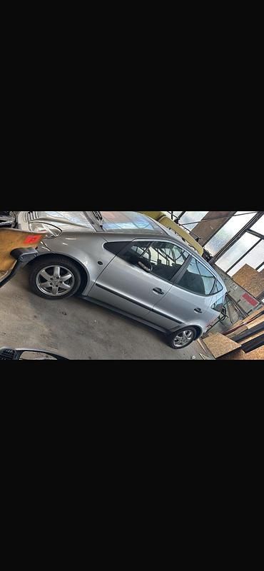 Second-hand Mercedes A140 2004 Argintiu Berlinǎ