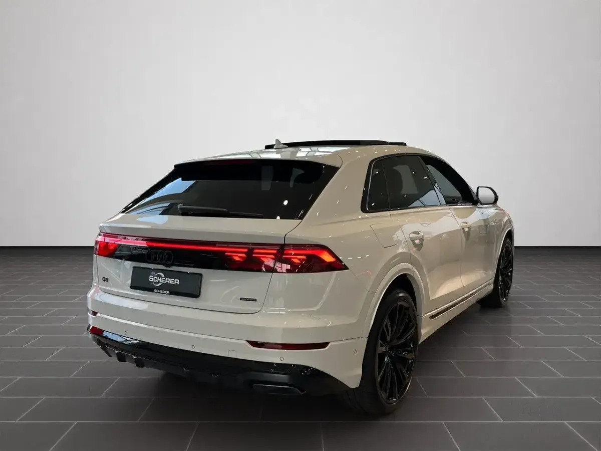 Neu Audi Q8 Design 340 PS (250 kW) 2026 Gletscherweiß metallic (metallic) SUV