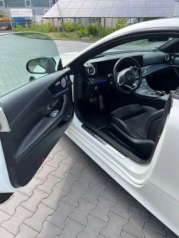 Gebraucht Mercedes E300 AMG line 245 PS (180 kW) 2017 Weiß Coupé
