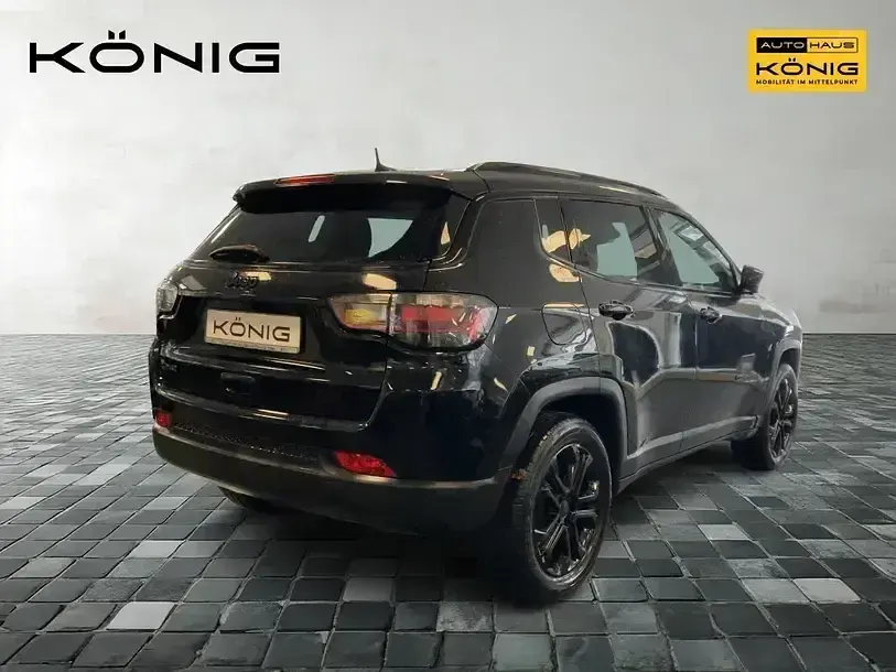 Käytetty Jeep Compass 180 HP (132 kW) 2022 Musta Katumaasturi