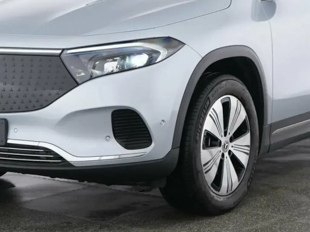 Gebraucht Mercedes EQA250 139 kW (190 PS) 2025 Hightechsilber (metallic) SUV