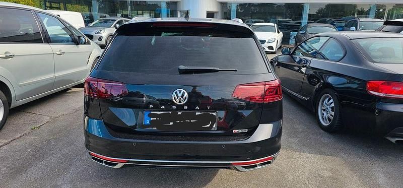 Gebraucht VW Passat R-line 239 PS (175 kW) 2020 Schwarz Kombi
