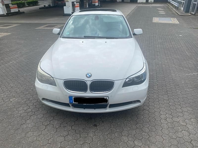 Weiß Gebraucht 2004 BMW 520 Limousine | 6.500 € (Etwas zu teuer) - Bild 1/4