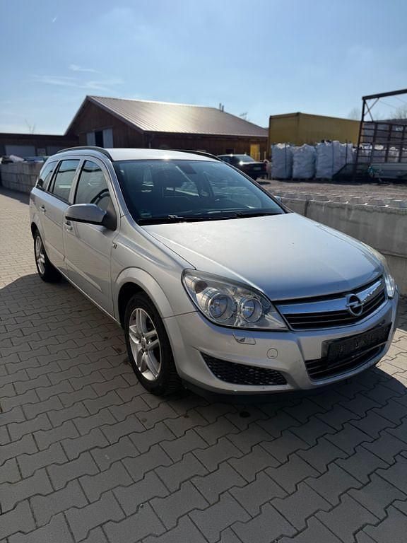 Gebraucht Opel Astra 140 PS (102 kW) 2007 Silber Limousine