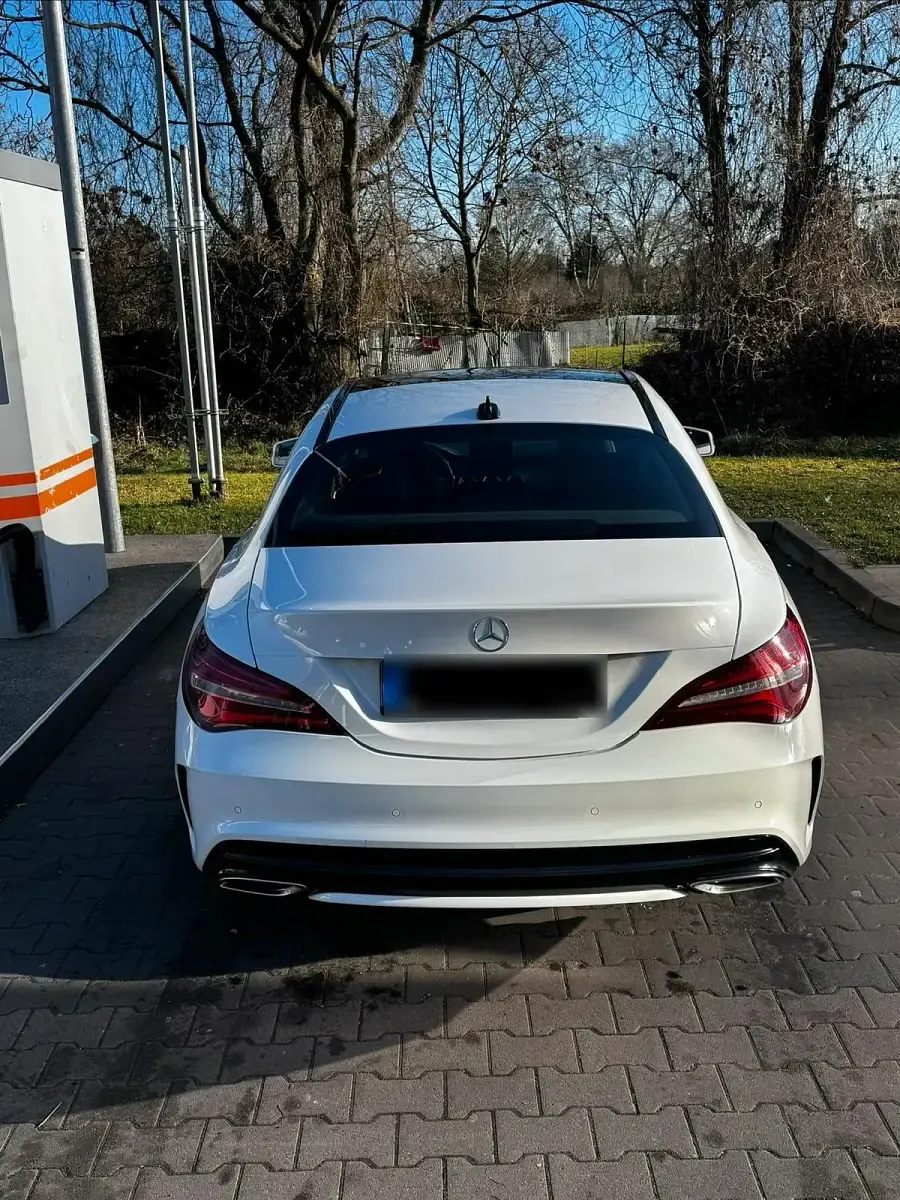 Gebraucht Mercedes CLA180 122 PS (89 kW) 2019 Weiß Coupé