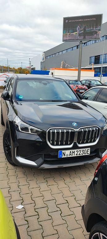 Gebraucht BMW iX1 230 kW (313 PS) 2023 Schwarz SUV