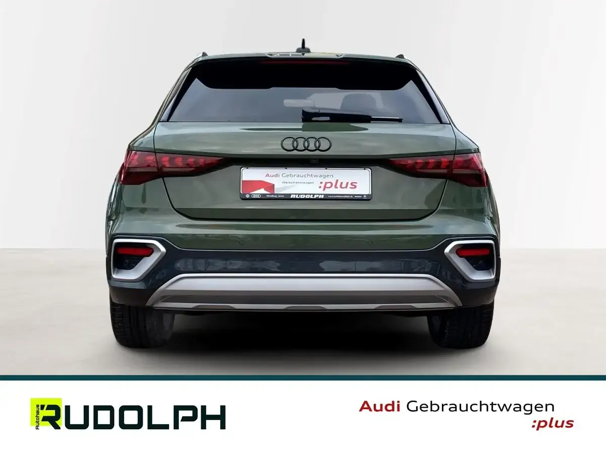 Używany Audi A3 Ambiente 150 KM (110 kW) 2025 Zielony Sedan/Limuzyna