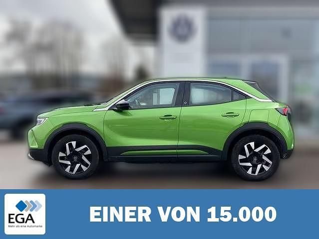 Grün metallic Gebraucht 2021 Opel Mokka-e Elegance SUV | 17.470 € (Fairer Preis) - Bild 1/4