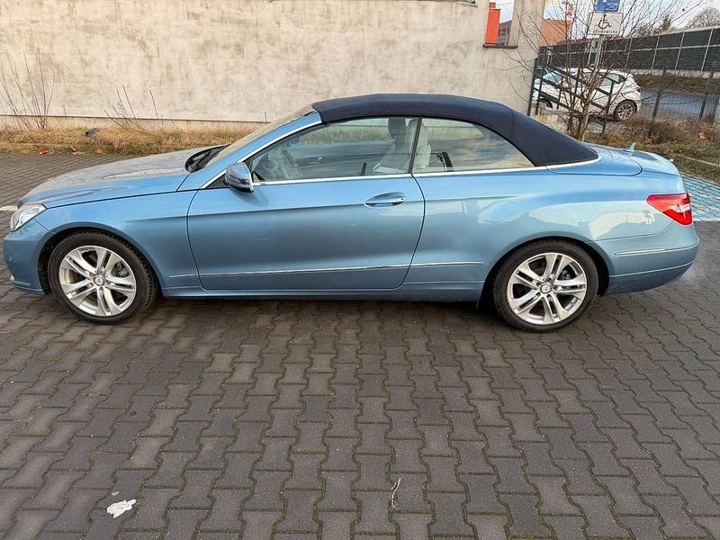 Gebraucht Mercedes E350 272 PS (200 kW) 2011 Blau Cabrio