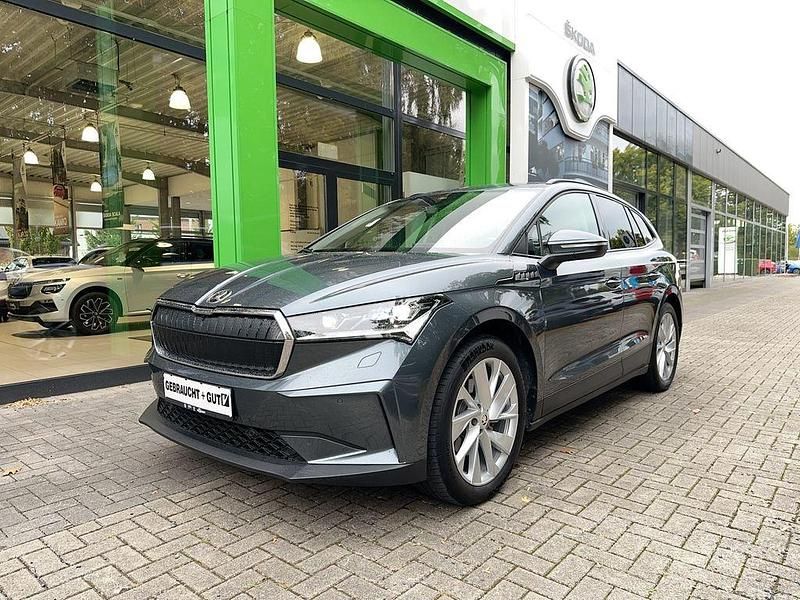 Grau Gebraucht 2021 Skoda Enyaq iV Lodge SUV | 26.890 € (Fairer Preis) - Bild 1/4