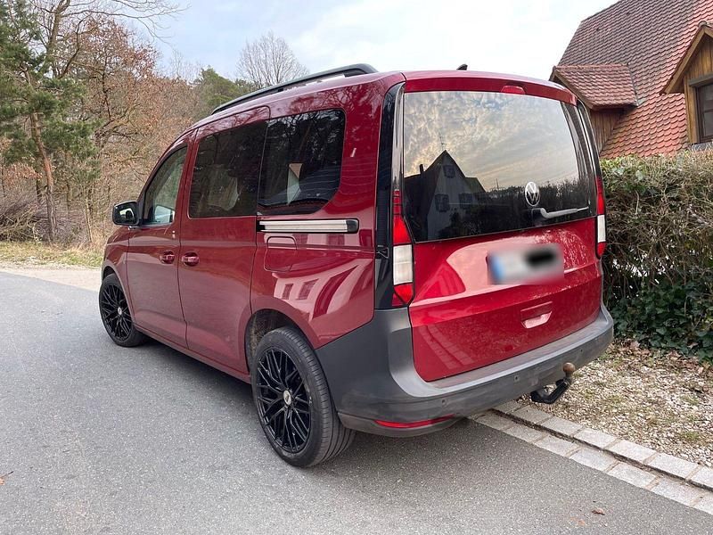 Gebraucht VW Caddy 122 PS (89 kW) 2021 Rot Van / Kleinbus