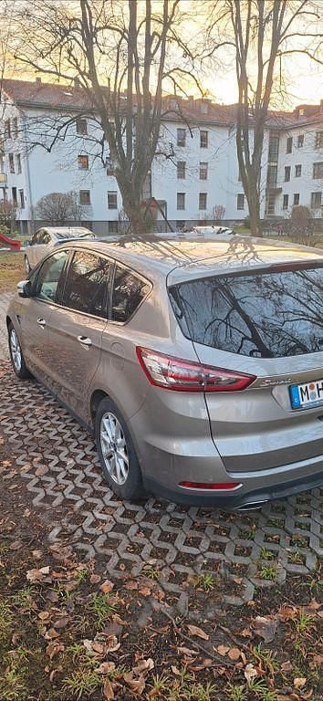 Gebraucht Ford S-MAX Titanium 179 PS (131 kW) 2016 Silber Van / Kleinbus