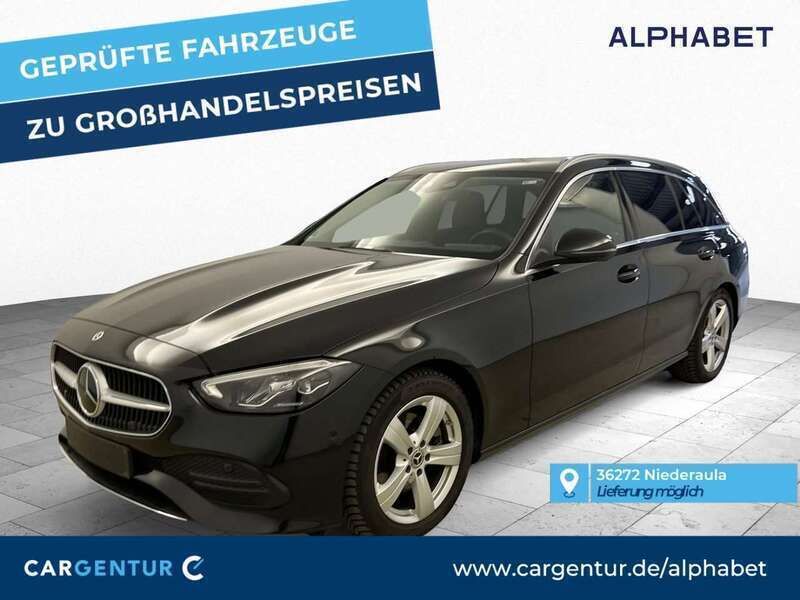 Obsidianschwarz metalliclack Gebraucht 2021 Mercedes C220 Avantgarde Kombi | 27.990 € (Fairer Preis) - Bild 1/4