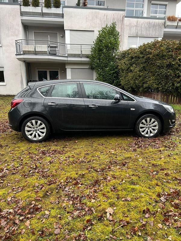 Gebraucht Opel Astra 160 PS (117 kW) 2012 Schwarz Limousine