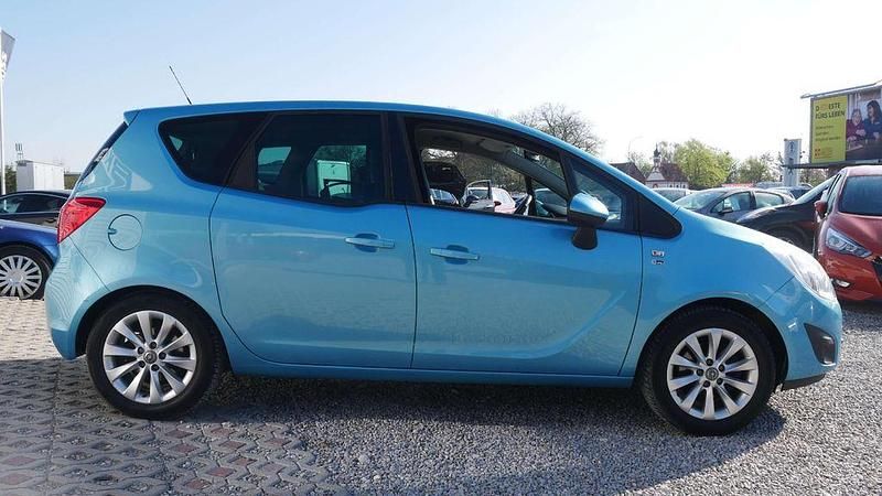 Second-hand Opel Meriva 120 CP (88 kW) 2012 Albastru Monovolum