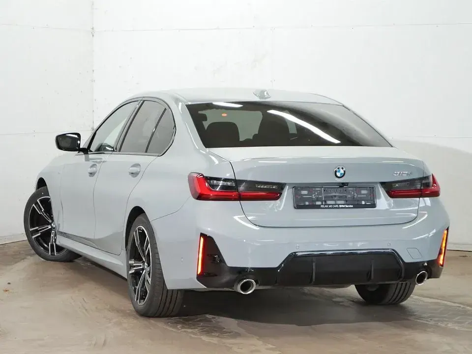 Gebraucht BMW 318 M Sport 150 PS (110 kW) 2025 Grau Limousine