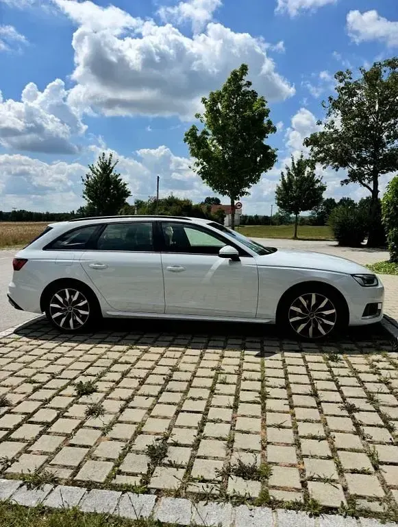 Gebraucht Audi A4 Ambiente 204 PS (150 kW) 2021 Weiß Limousine