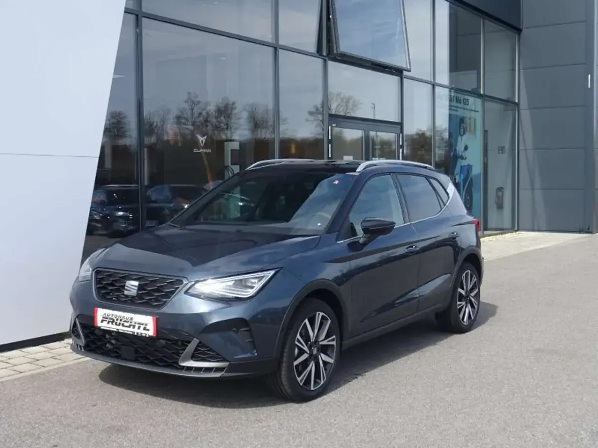 Gebraucht Seat Arona FR 116 PS (85 kW) 2024 Magnetic grau / dach midnight schwarz (metallic) SUV