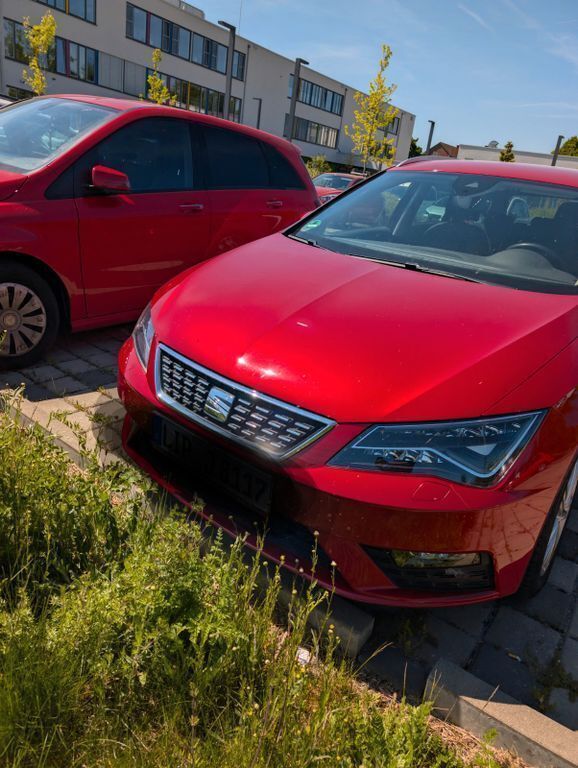 Rot Gebraucht 2018 Seat Leon ST XCELLENCE Kombi | 12.500 € (Superpreis) - Bild 1/4