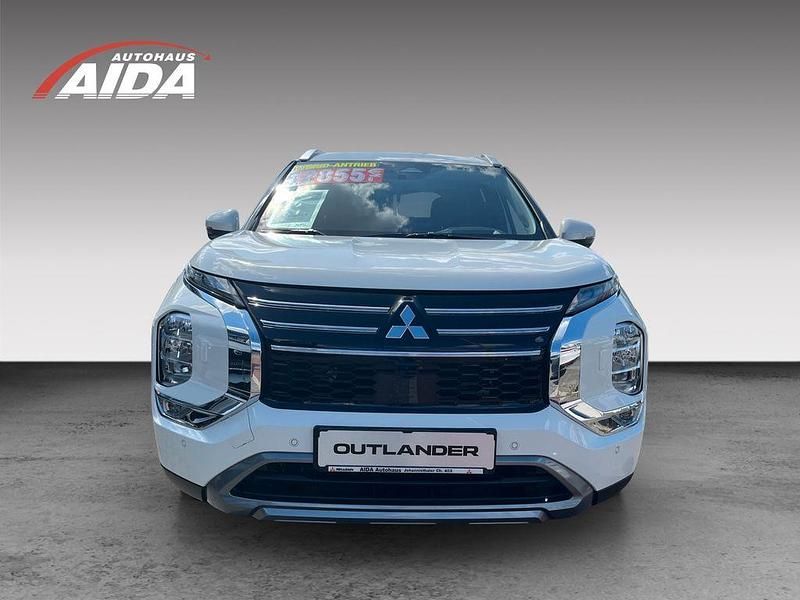 Gebraucht Mitsubishi Outlander P-HEV Select 306 PS (225 kW) 2025 Weiß SUV