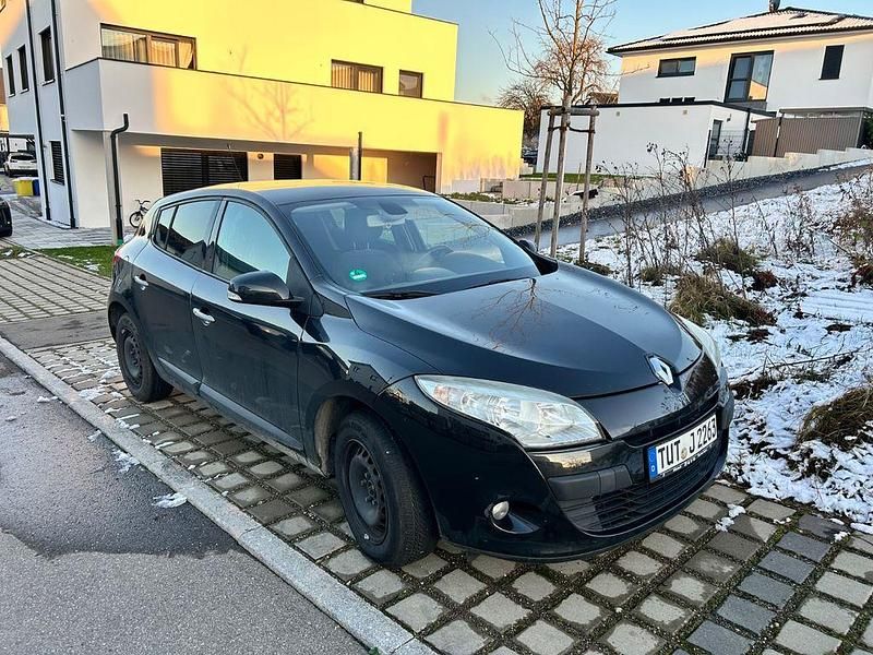 Gebraucht 2010 Renault Mégane Dynamique Limousine | 2.700 € (Guter Preis) - Bild 1/4