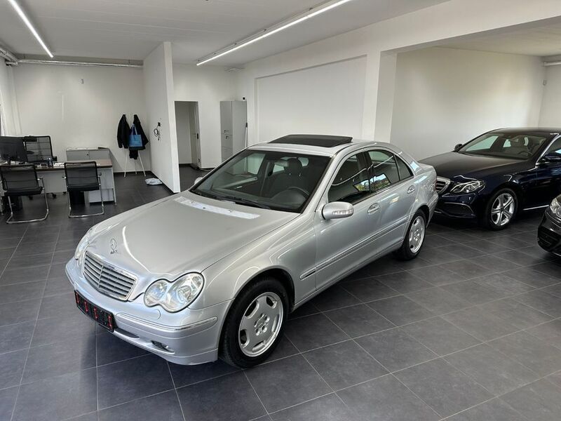 Silber Gebraucht 2002 Mercedes C240 Elegance Limousine | 3.700 € (Guter Preis) - Bild 1/4