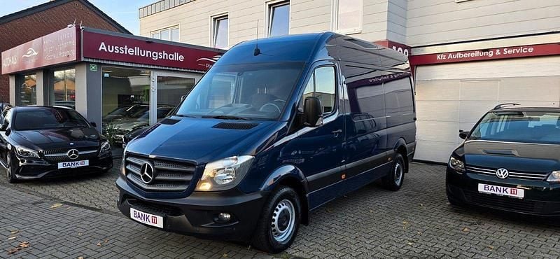 Blau Gebraucht 2018 Mercedes Sprinter Van | 14.999 € (Fairer Preis) - Bild 1/4