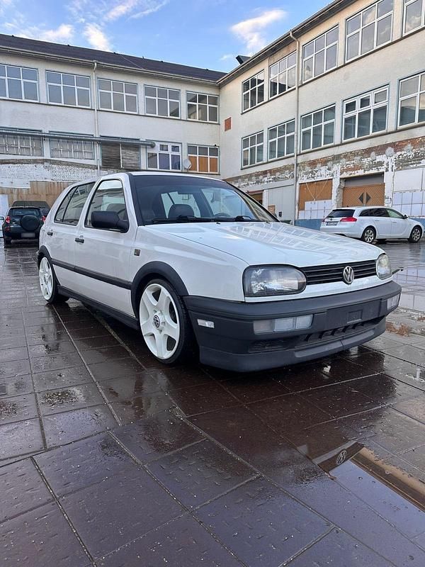 Gebraucht VW Golf III 60 PS (44 kW) 1993 Weiß Limousine