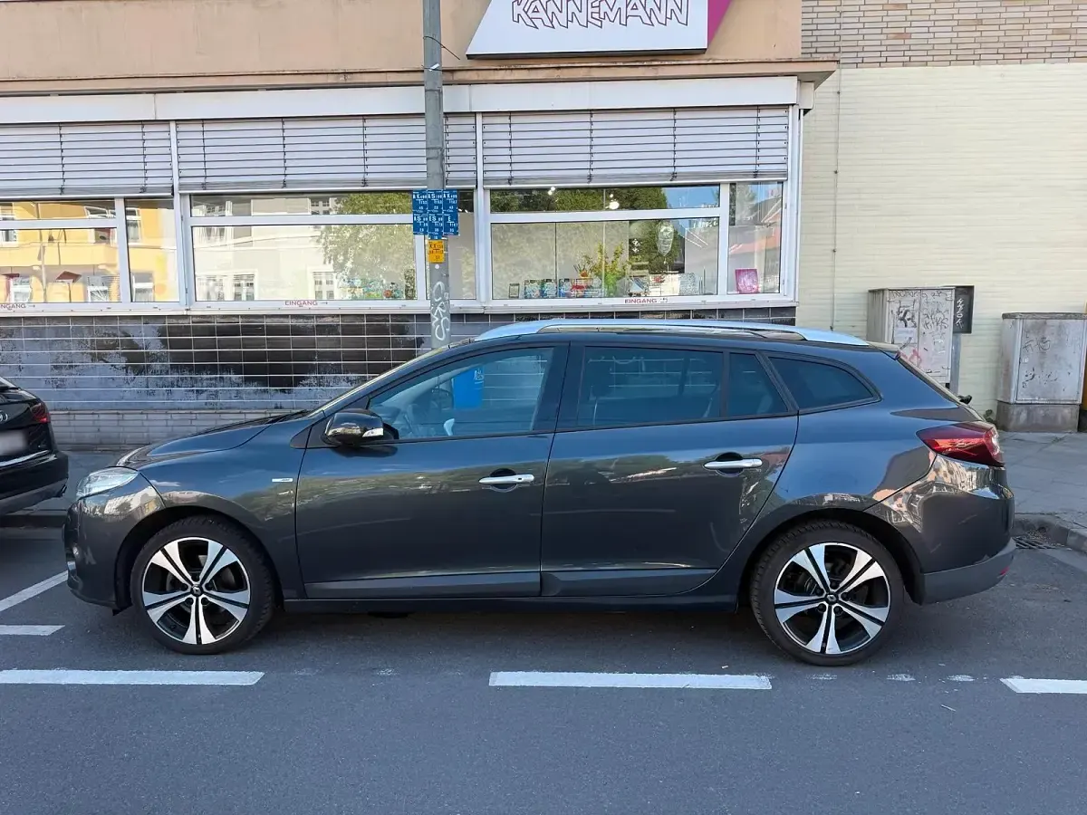 Gebraucht Renault Mégane III Bose Edition 110 PS (80 kW) 2011 Grau Kombi