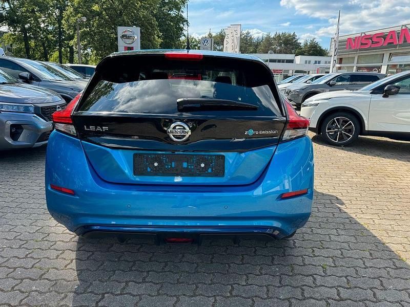 Gebraucht Nissan Leaf Tekna 110 kW (150 PS) 2020 Blau Kleinwagen