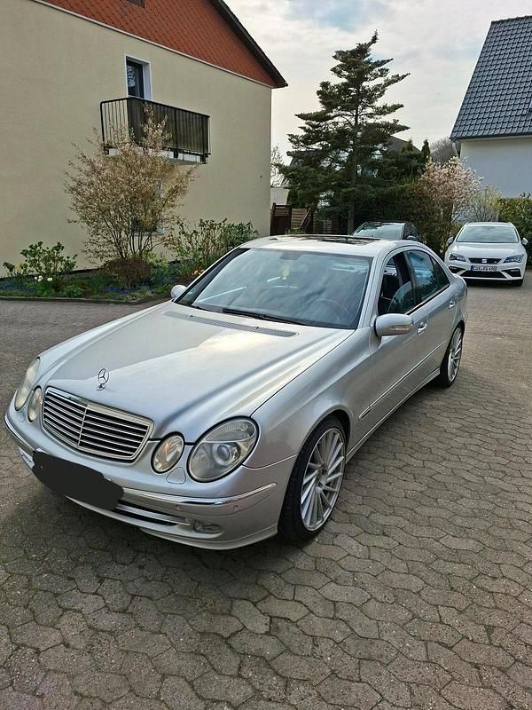 Gebraucht Mercedes E500 306 PS (225 kW) 2002 Silber Limousine