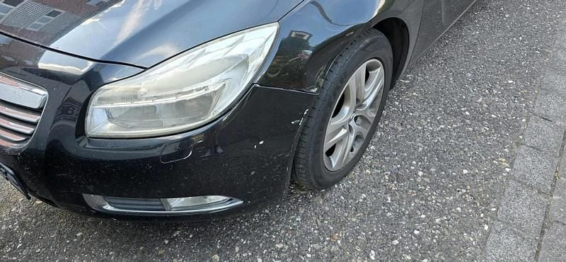 Gebraucht Opel Insignia 130 PS (95 kW) 2012 Schwarz Kombi