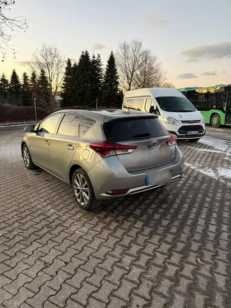 Gebraucht Toyota Auris Hybrid 136 PS (100 kW) 2017 Kleinwagen