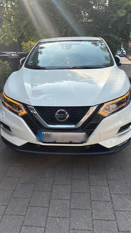 Weiß Gebraucht 2019 Nissan Qashqai N-Connecta SUV | 19.000 € (Etwas zu teuer) - Bild 1/4