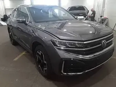 Gebraucht VW Touareg R-line 231 PS (169 kW) 2026 Grau SUV