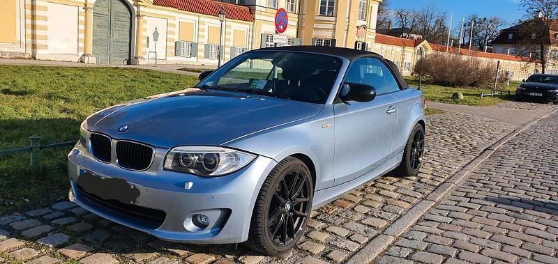 Blau Gebraucht 2012 BMW 118 Cabriolet Cabrio | 12.900 € (Teuer) - Bild 1/4