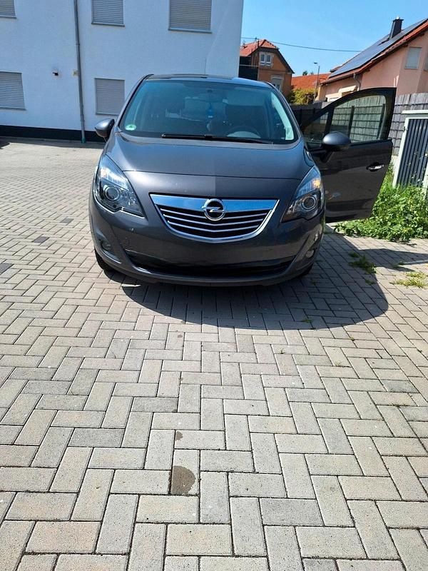 Grau Gebraucht 2010 Opel Meriva Van / Kleinbus | 2.250 € (Superpreis) - Bild 1/4