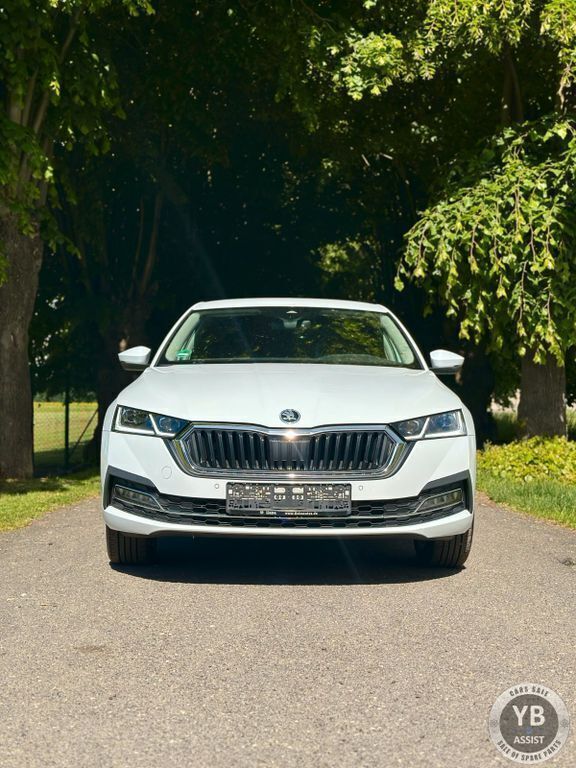 Weiß Gebraucht 2021 Skoda Octavia Style Limousine | 20.500 € (Fairer Preis) - Bild 1/4