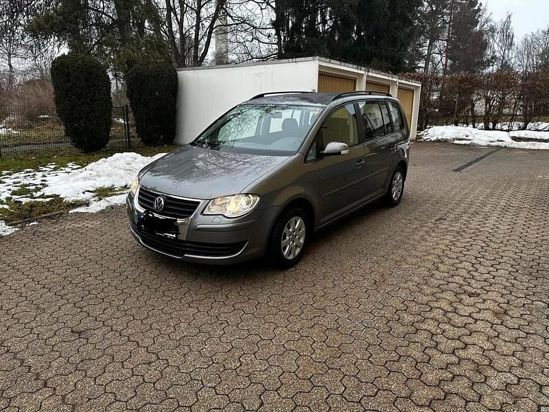 Gebraucht 2009 VW Touran Van / Kleinbus | 4.000 € (Guter Preis) - Bild 1/4
