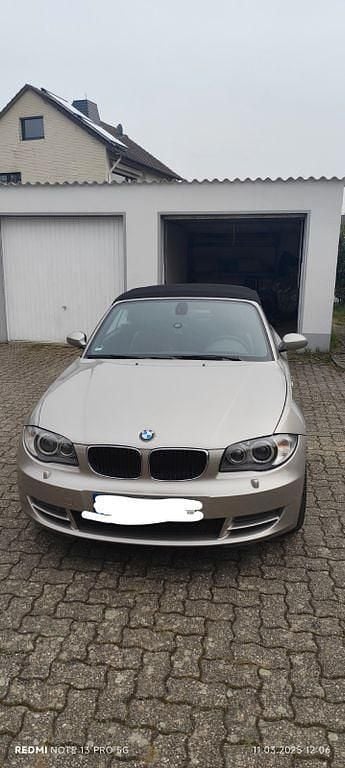 Silber Gebraucht 2009 BMW 118 Cabriolet Cabrio | 8.500 € (Fairer Preis) - Bild 1/4