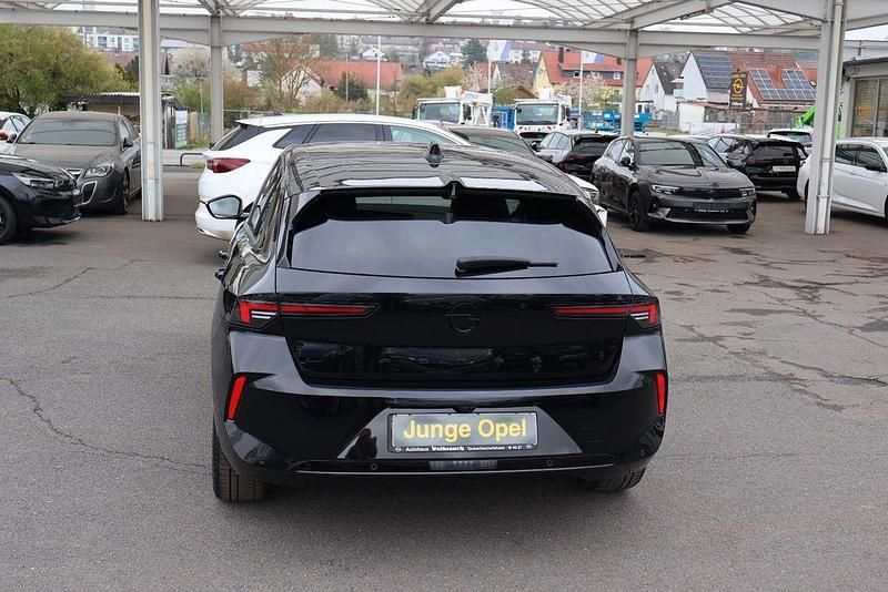 Gebraucht Opel Astra 131 PS (96 kW) 2024 Schwarz Limousine